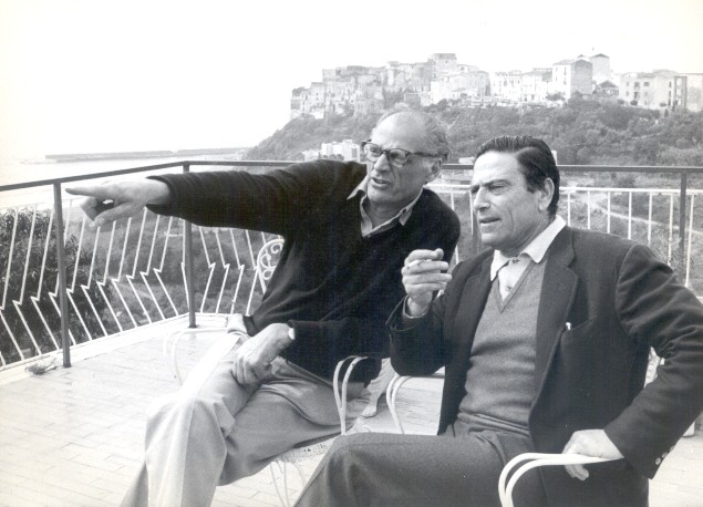Arthur Miller and Raf Vallone in Sperlonga Back to the index