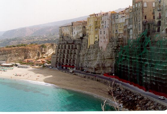 Tropea da Isola.jpg (48782 byte)